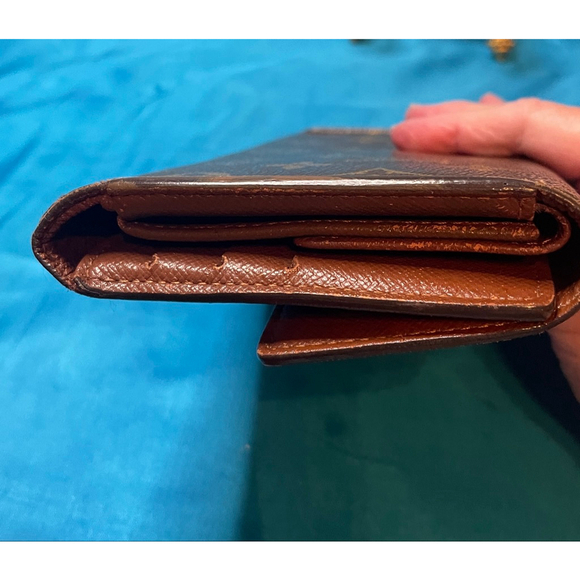 Louis Vuitton Monogram International Wallet Brown/Tan GUC - Picture 13 of 16